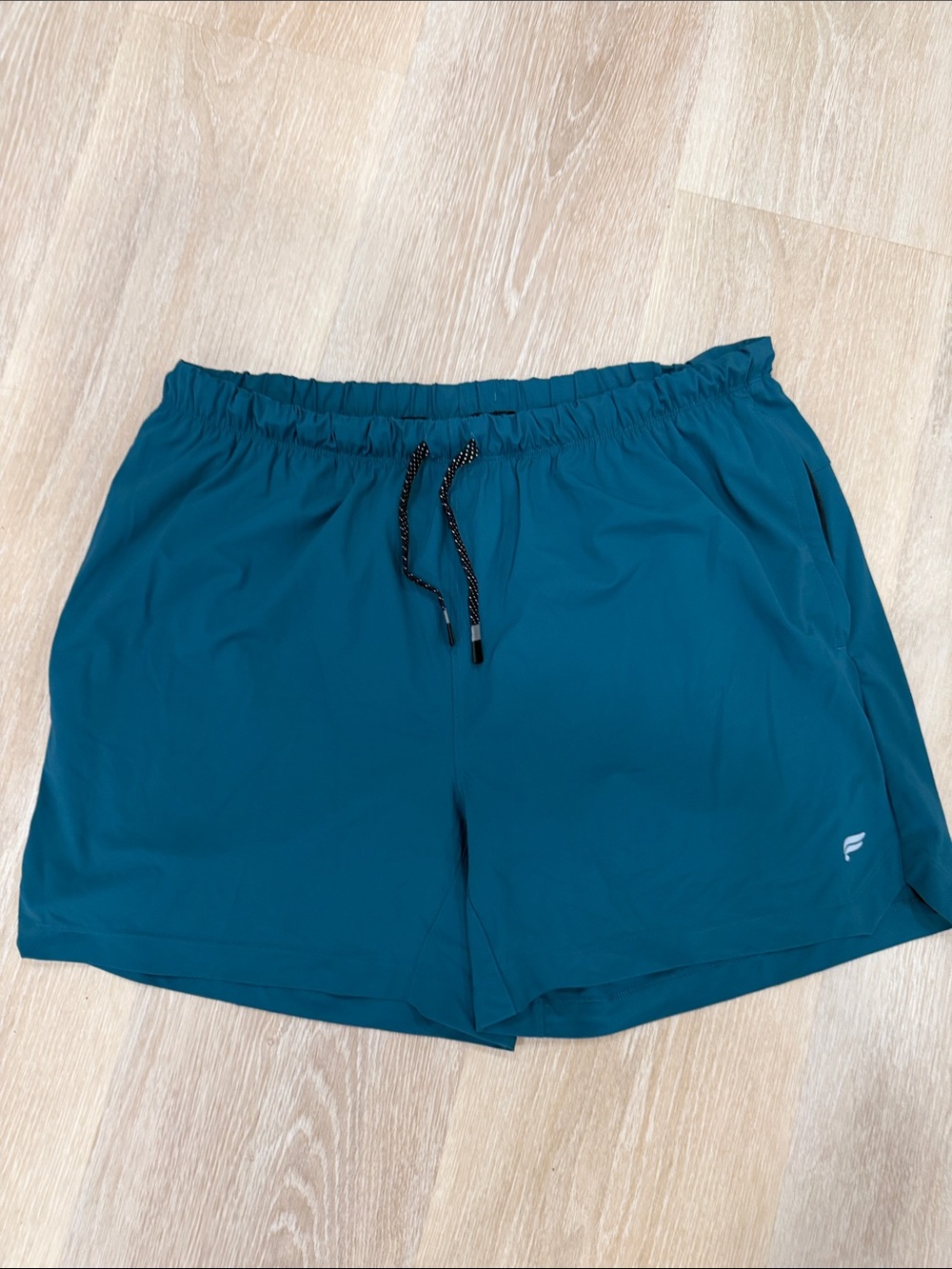 Men's Fabletics teal 5” Athletic lined Shorts with Drawstring